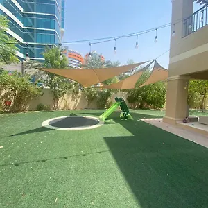 Spacious 4-bedroom Villa, Children Friendly Dubai